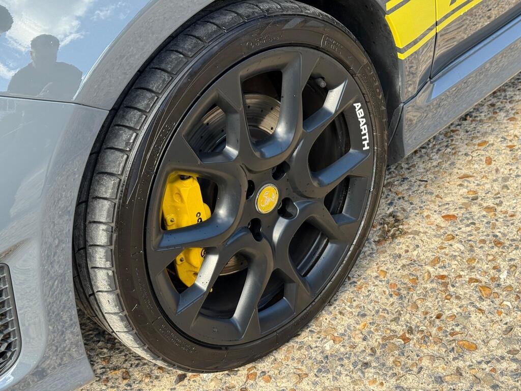 
								2018 Abarth 595 1.4 T-Jet Competizione 70th full									