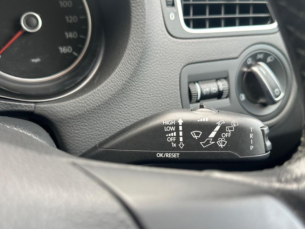 
								2013 Volkswagen Polo 1.2 TSI BlueMotion Tech SE Auto full									