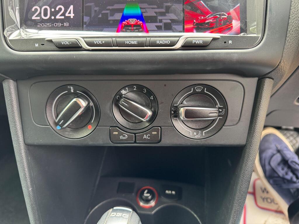 
								2014 Volkswagen Polo 1.2 TSI BlueMotion Tech S DSG full									