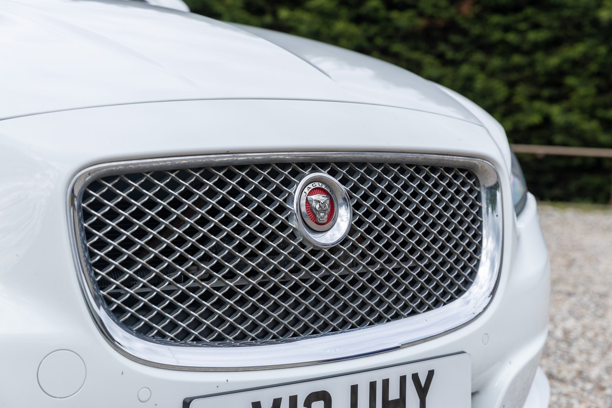 
								2015 Jaguar X351 XJL V6 3L Diesel Portfolio full									