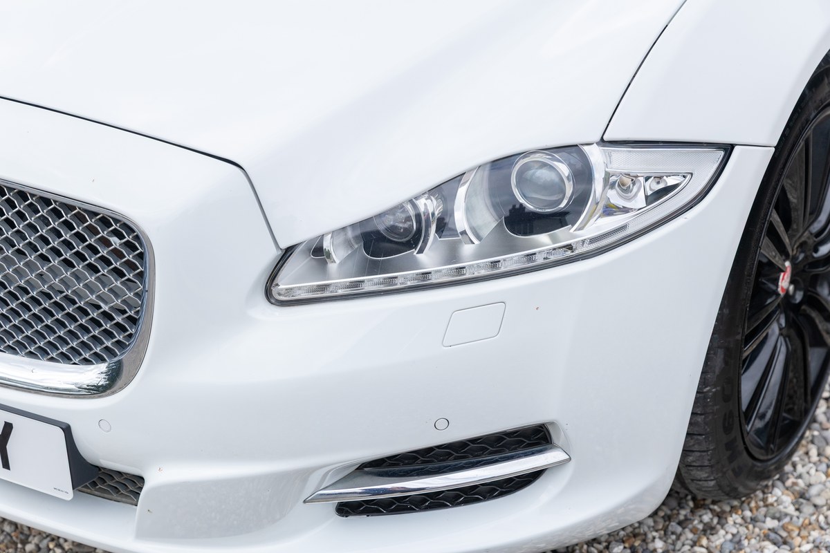 
								2015 Jaguar X351 XJL V6 3L Diesel Portfolio full									