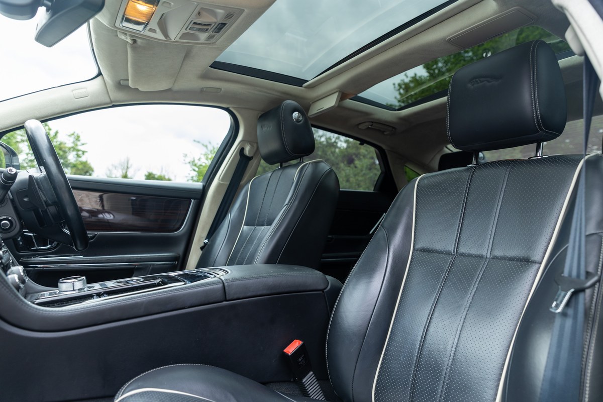 
								2015 Jaguar X351 XJL V6 3L Diesel Portfolio full									