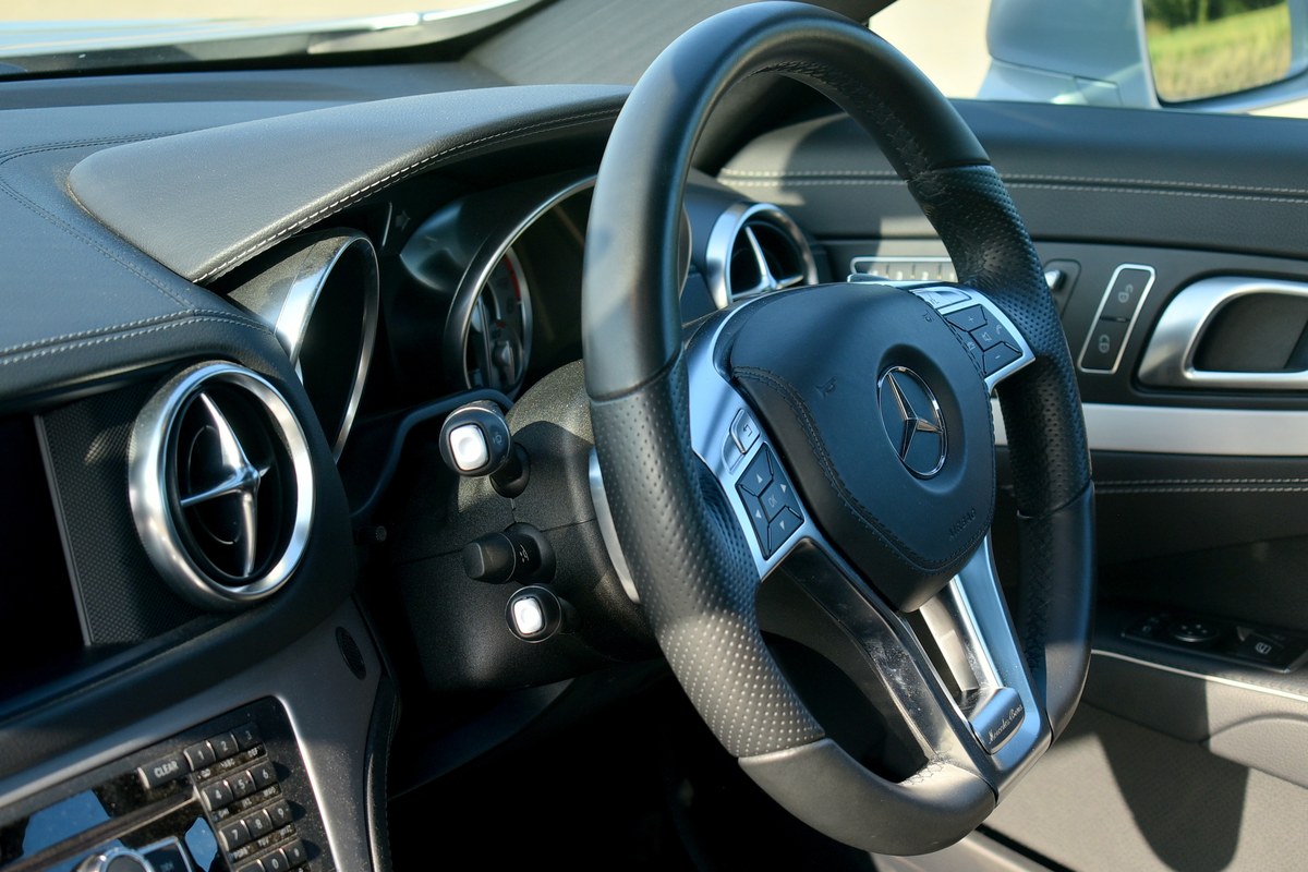 
								2015 Mercedes-Benz R231 SL400 AMG full									