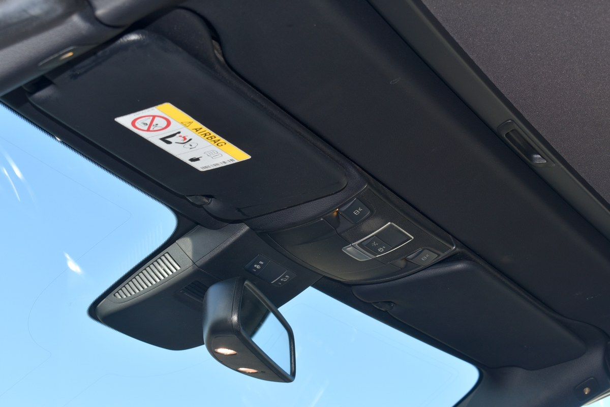 
								2015 Mercedes-Benz R231 SL400 AMG full									