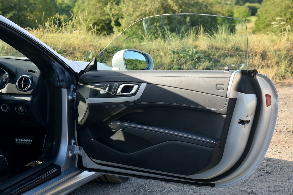 
								2015 Mercedes-Benz R231 SL400 AMG full									