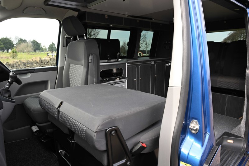 
								2015 Volkswagen Transporter T5.1 LWB TDI full									