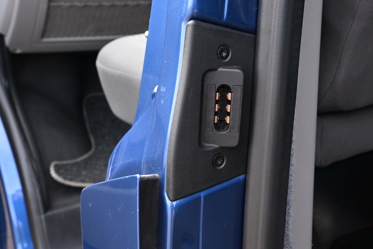 
								2015 Volkswagen Transporter T5.1 LWB TDI full									