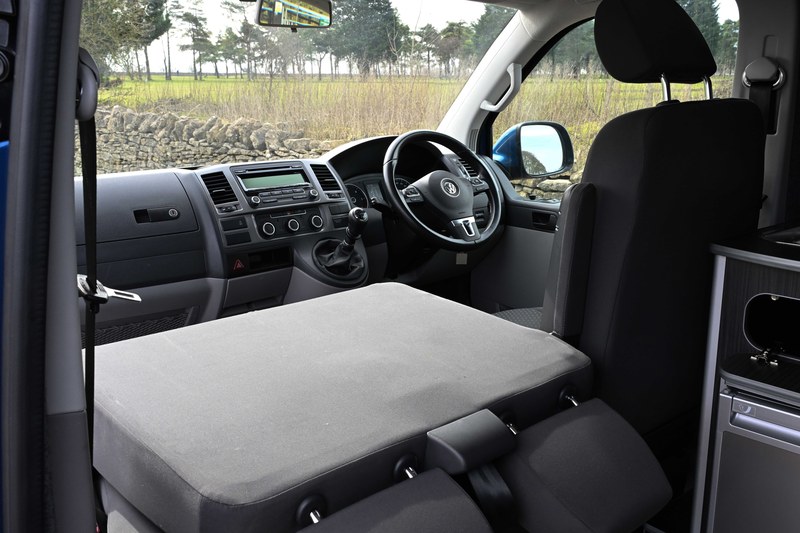 
								2015 Volkswagen Transporter T5.1 LWB TDI full									