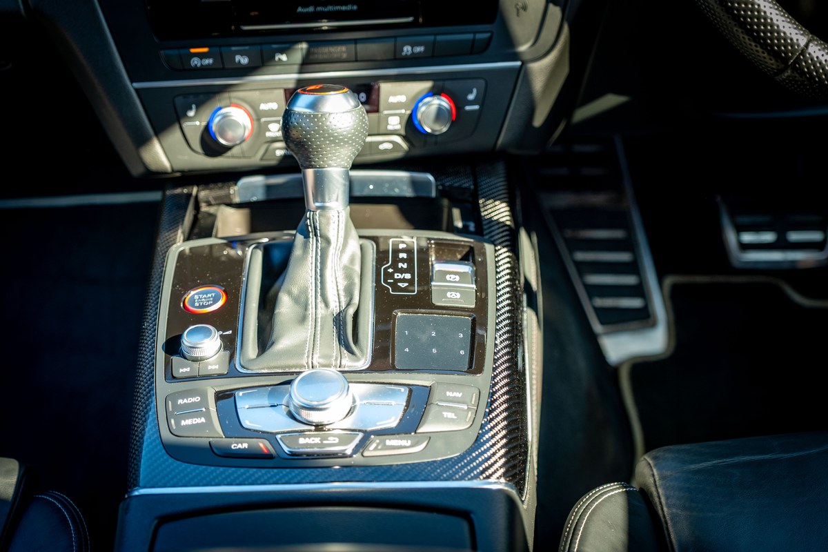 
								2017 Audi C7 RS6 Performance Avant Quattro full									