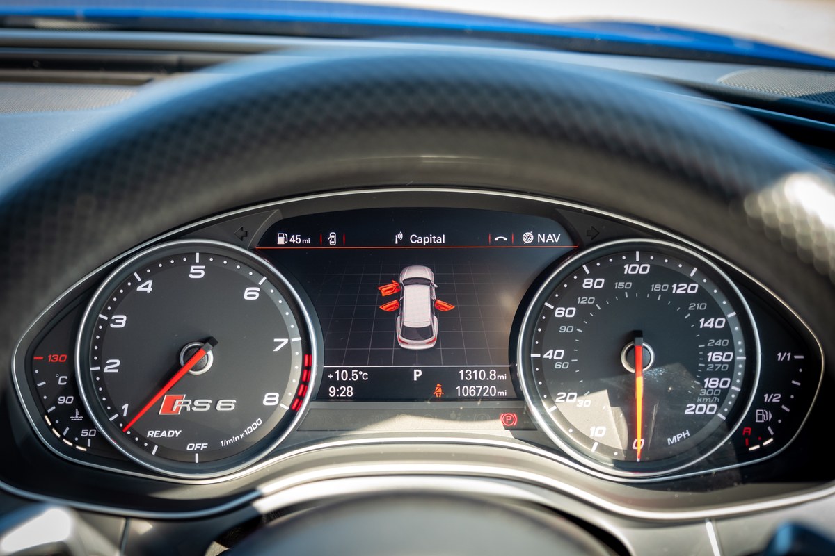 
								2017 Audi C7 RS6 Performance Avant Quattro full									