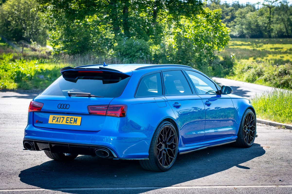 
								2017 Audi C7 RS6 Performance Avant Quattro full									