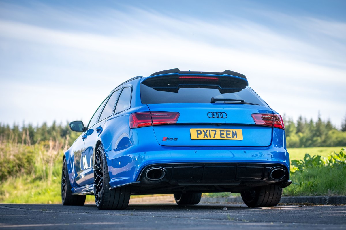 
								2017 Audi C7 RS6 Performance Avant Quattro full									