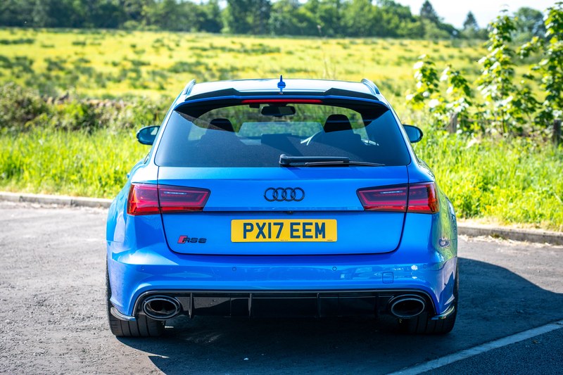 
								2017 Audi C7 RS6 Performance Avant Quattro full									