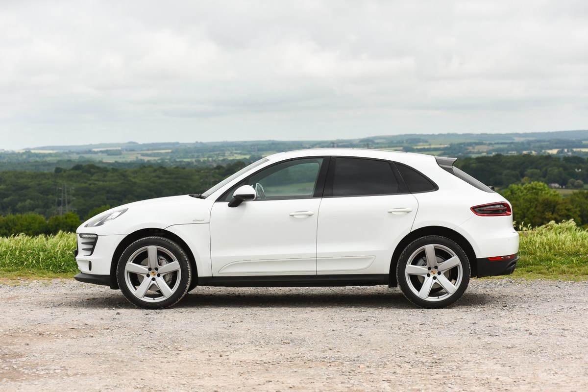 2017 Porsche Macan S 3L V6 Sports