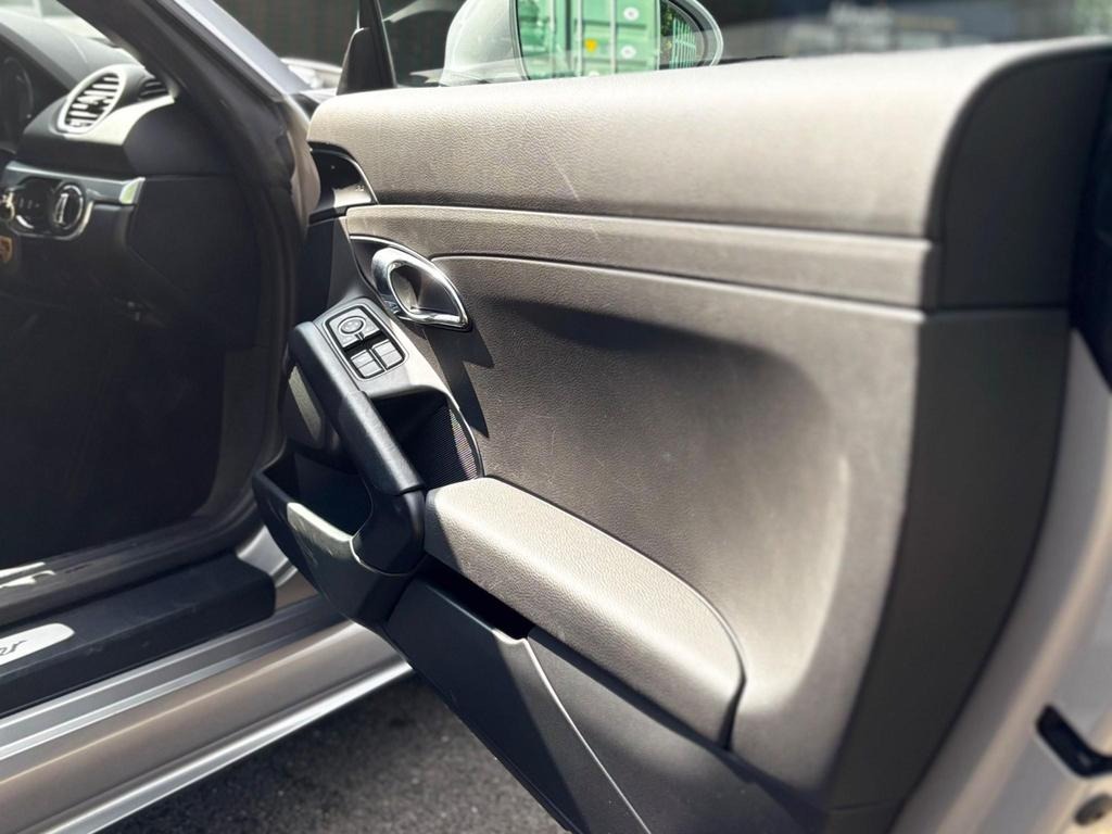 
								2018 Porsche 718 Boxster 2.0T PDK full									