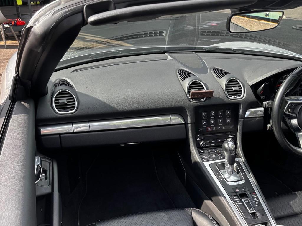 
								2018 Porsche 718 Boxster 2.0T PDK full									