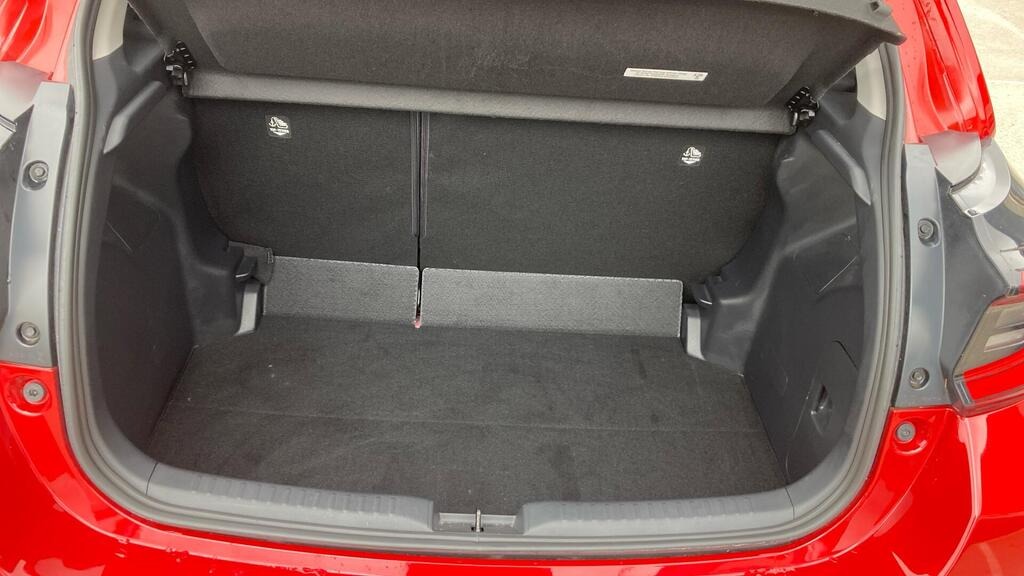 
								2022 Toyota Yaris 1.5 VVT-h Design E-CVT full									