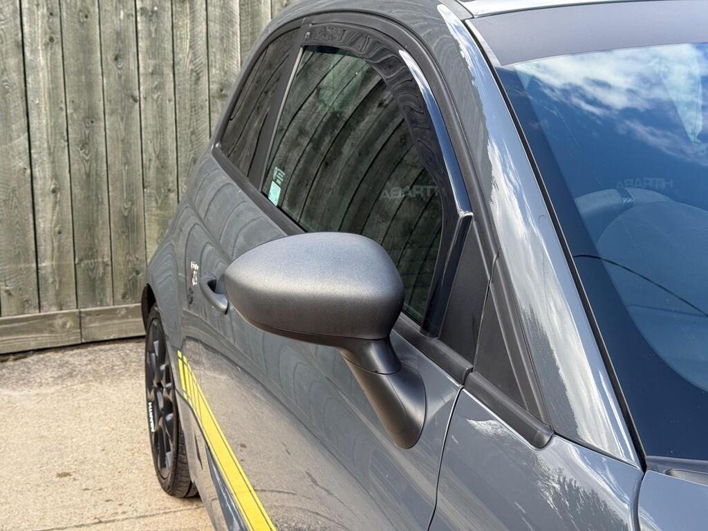 
								2018 Abarth 595 1.4 T-Jet Competizione 70th full									