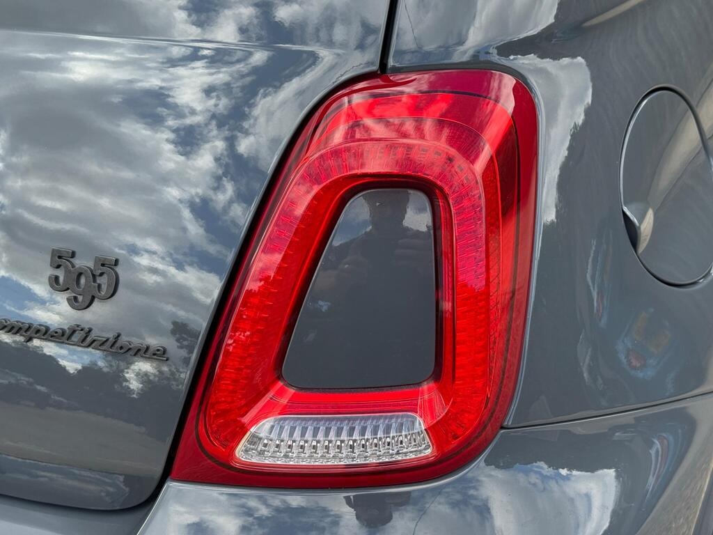 
								2018 Abarth 595 1.4 T-Jet Competizione 70th full									