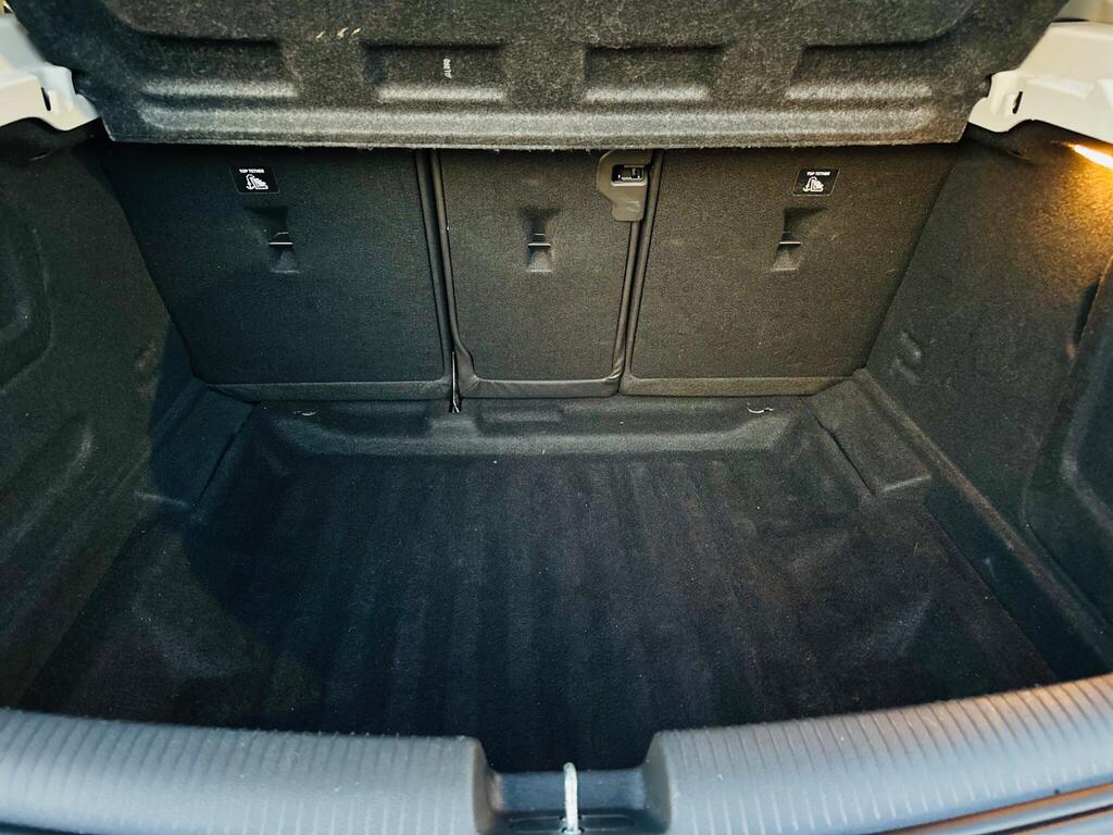 
								2017 Vauxhall Astra 1.4i Turbo Elite Nav Auto full									