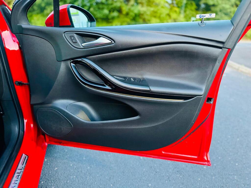 
								2017 Vauxhall Astra 1.4i Turbo Elite Nav Auto full									