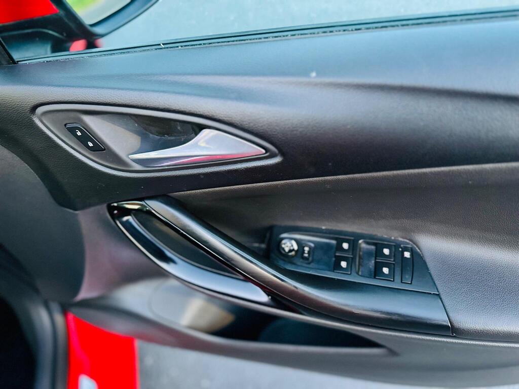 
								2017 Vauxhall Astra 1.4i Turbo Elite Nav Auto full									