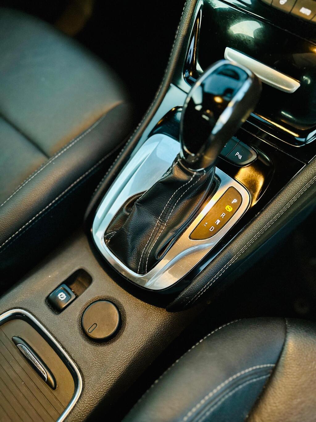 
								2017 Vauxhall Astra 1.4i Turbo Elite Nav Auto full									