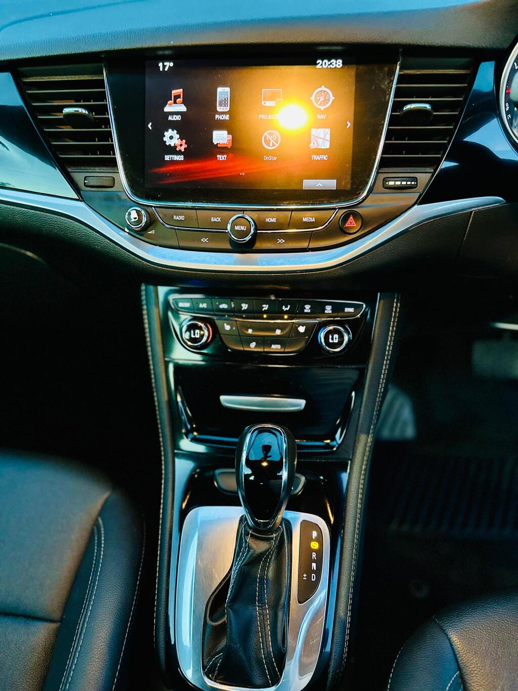 
								2017 Vauxhall Astra 1.4i Turbo Elite Nav Auto full									