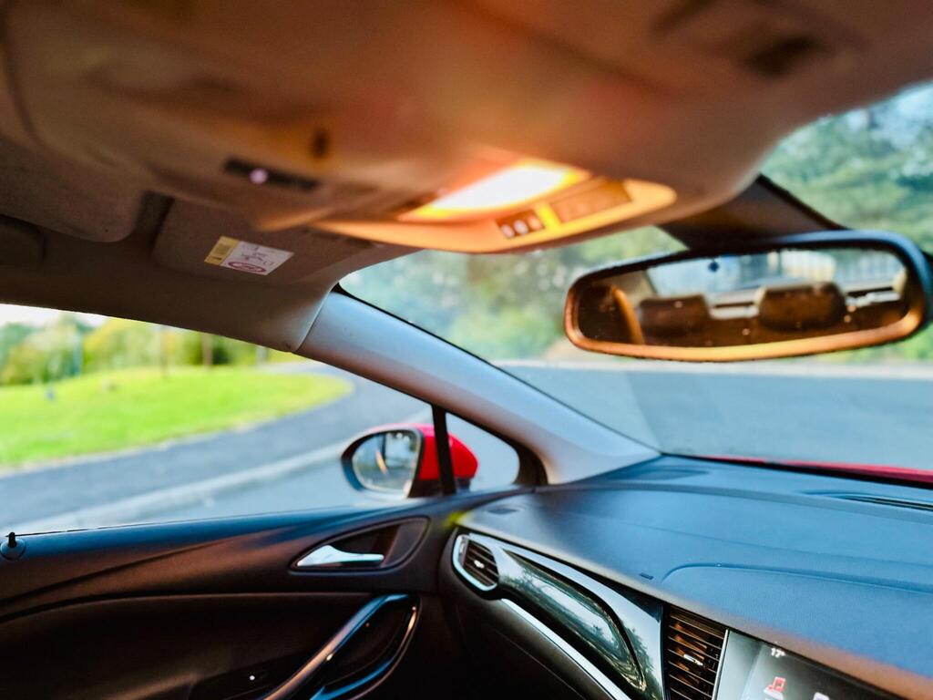 
								2017 Vauxhall Astra 1.4i Turbo Elite Nav Auto full									