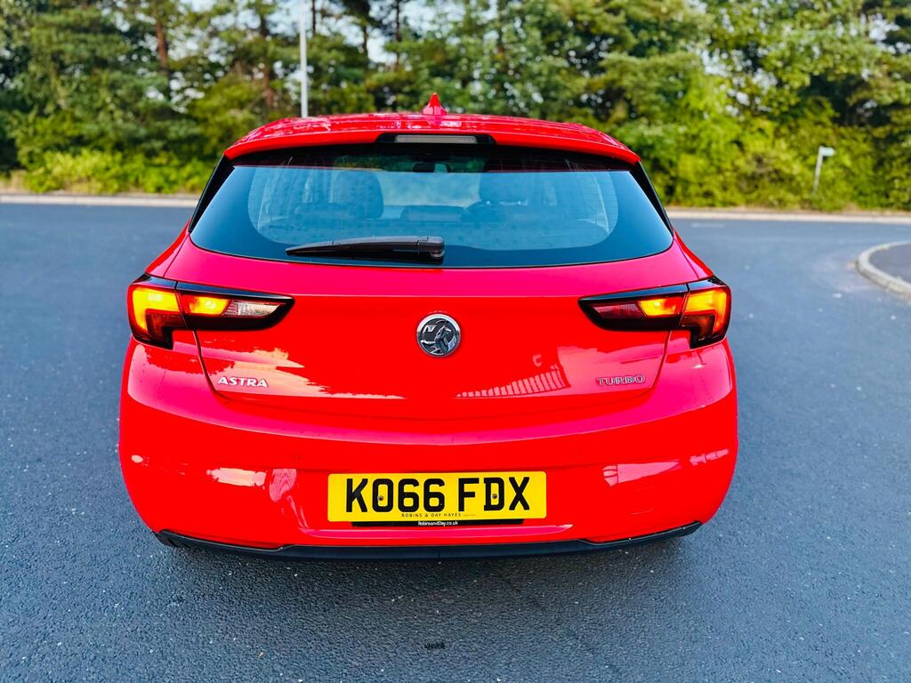 
								2017 Vauxhall Astra 1.4i Turbo Elite Nav Auto full									