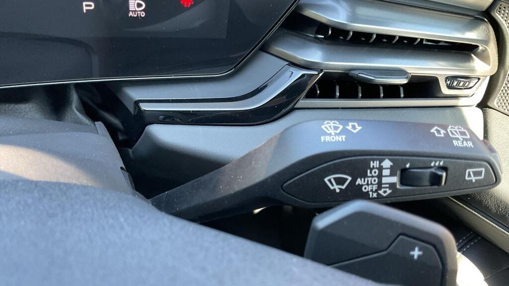 
								2025 Audi A5 Avant 2.0 TDI Launch Edition S Tronic full									