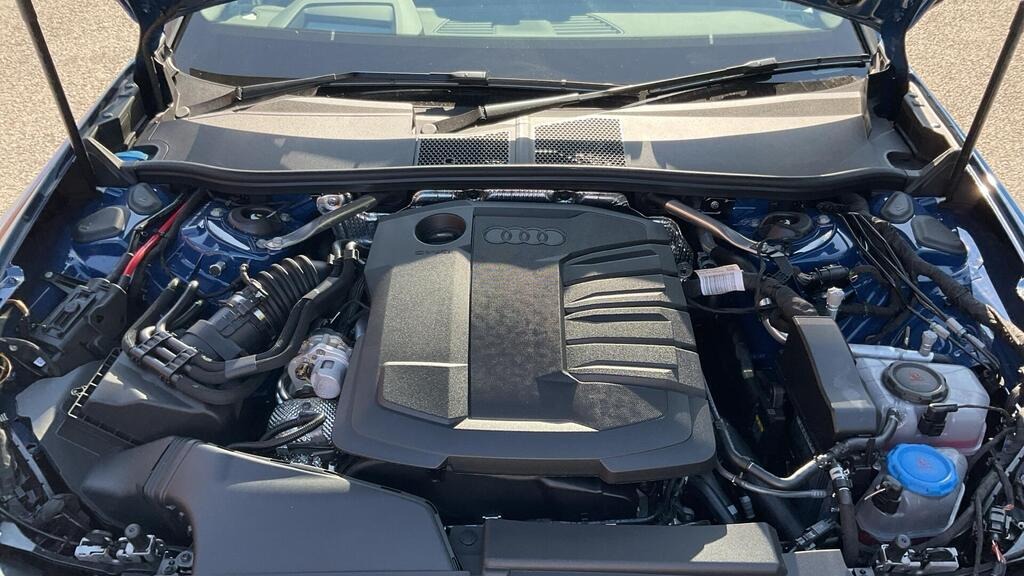 
								2025 Audi A5 Avant 2.0 TDI Launch Edition S Tronic full									