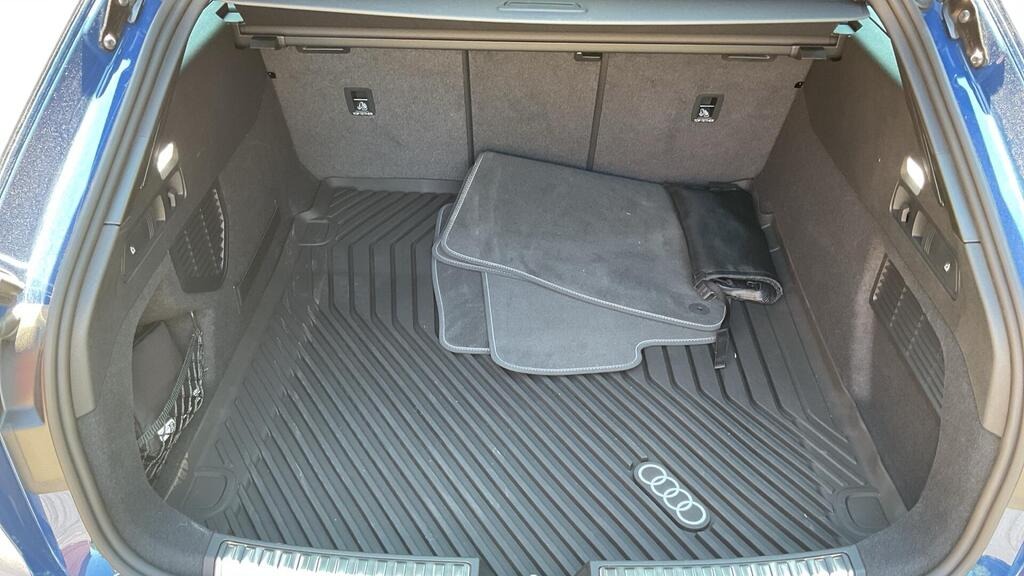 
								2025 Audi A5 Avant 2.0 TDI Launch Edition S Tronic full									