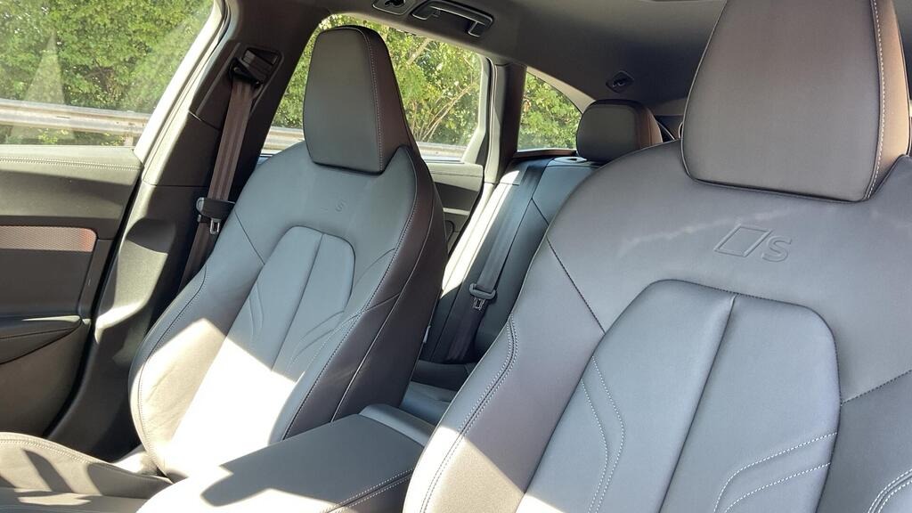 
								2025 Audi A5 Avant 2.0 TDI Launch Edition S Tronic full									