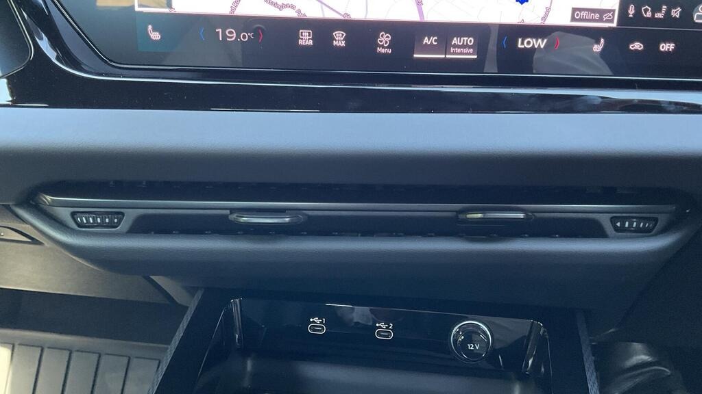 
								2025 Audi A5 Avant 2.0 TDI Launch Edition S Tronic full									