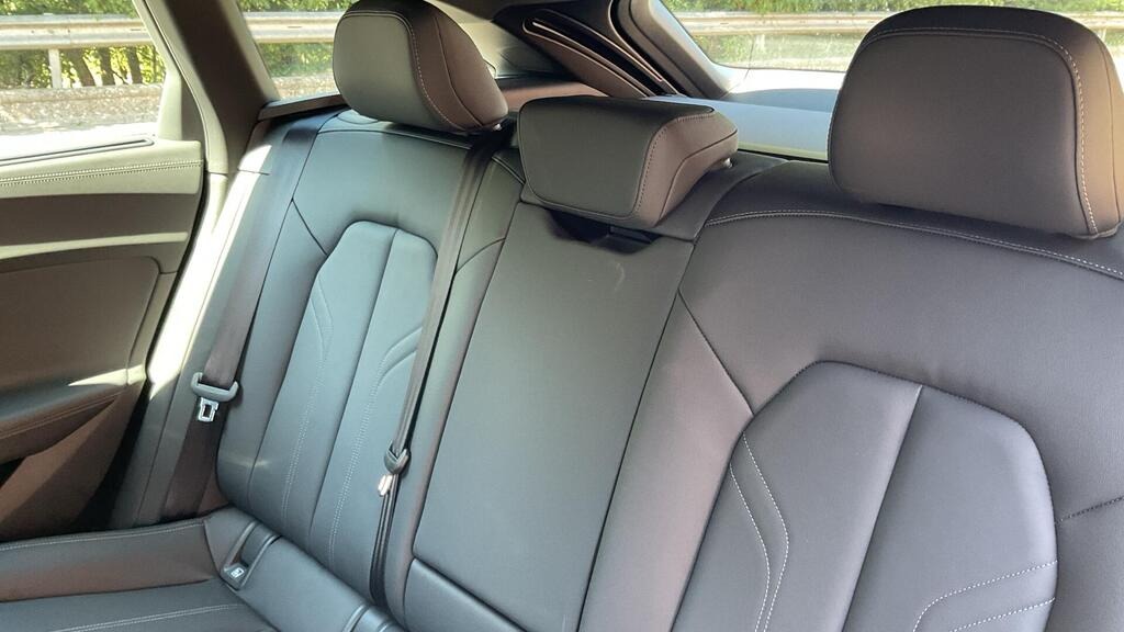 
								2025 Audi A5 Avant 2.0 TDI Launch Edition S Tronic full									