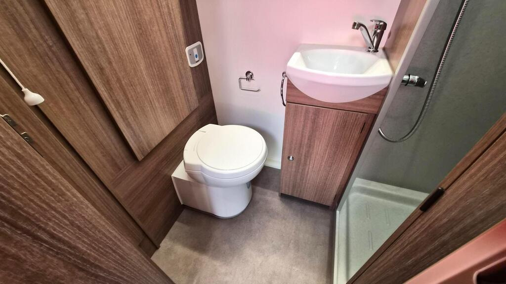 
								2019 Bailey Phoenix + 420 full									