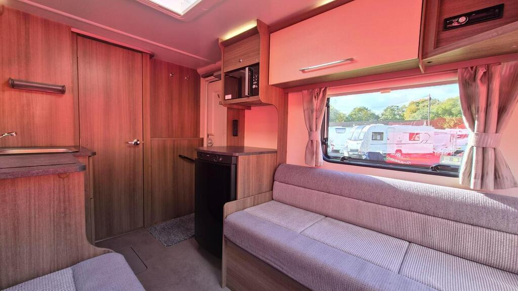 
								2019 Bailey Phoenix + 420 full									