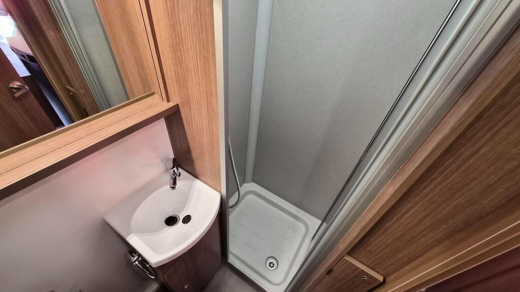 
								2019 Bailey Phoenix + 420 full									