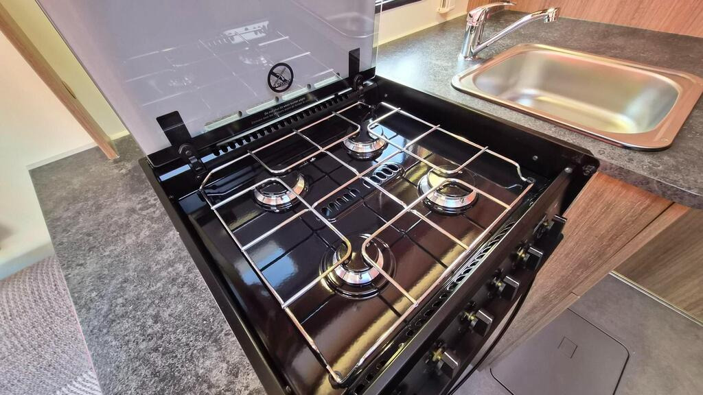 
								2019 Bailey Phoenix + 420 full									