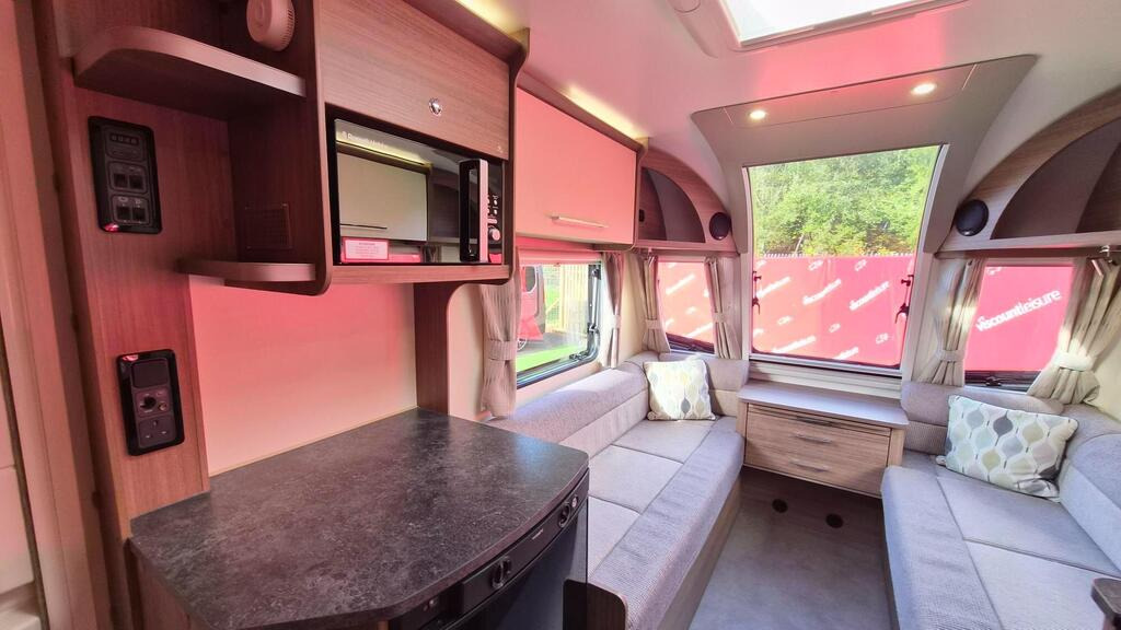 
								2019 Bailey Phoenix + 420 full									