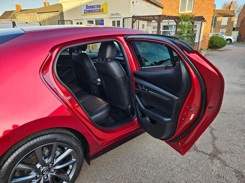 
								2019 Mazda Mazda3 2.0 SKYACTIV-G MHEV GT Sport Tech full									