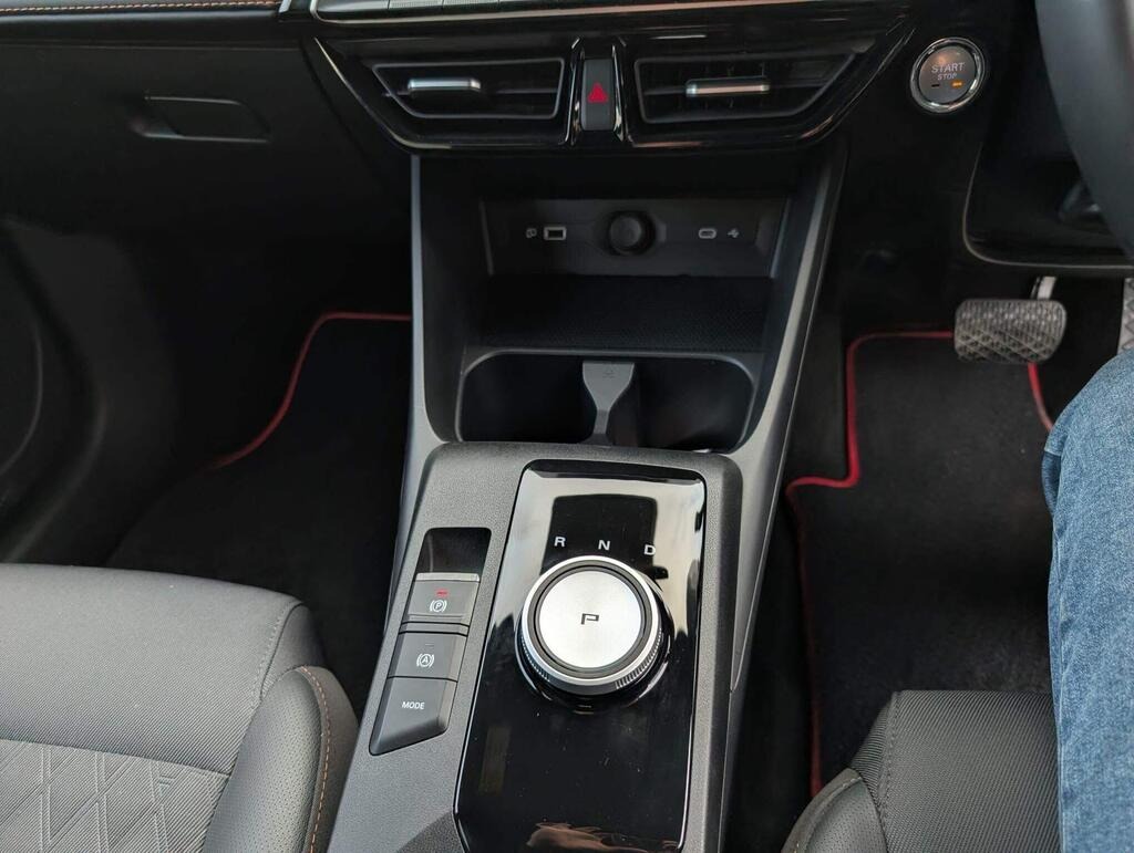 
								2024 MG MG3 1.5 Hybrid+ MHEV Trophy Auto full									