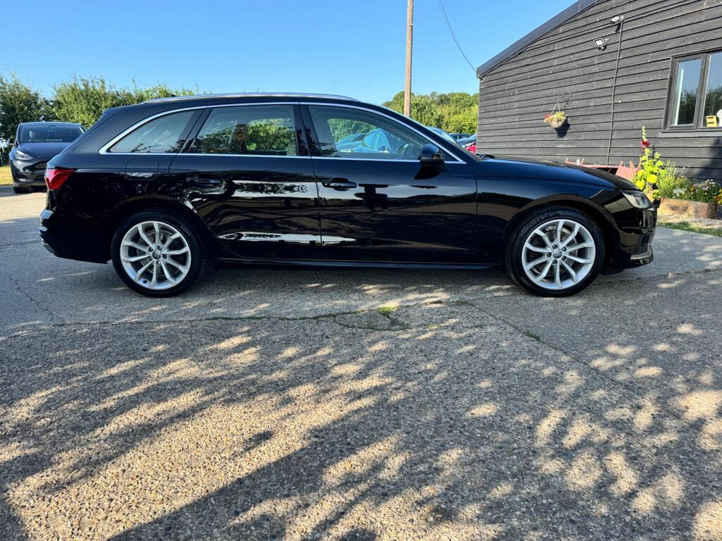 
								2020 Audi A4 Avant 2.0 TDI 35 Sport S Tronic full									