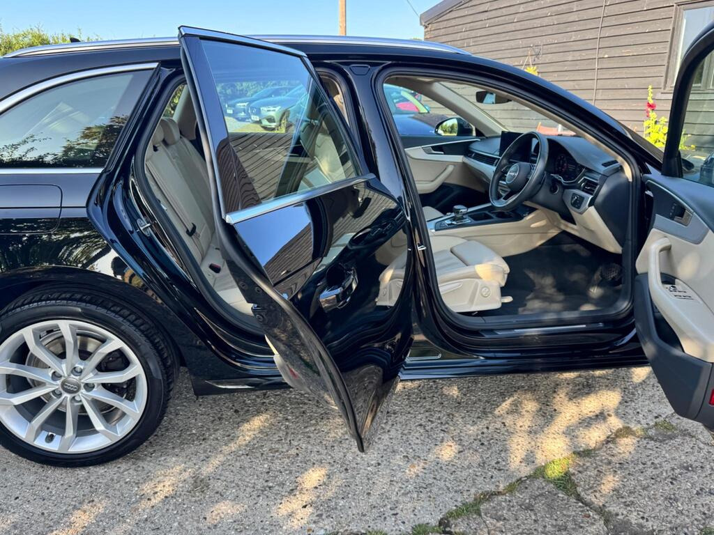 
								2020 Audi A4 Avant 2.0 TDI 35 Sport S Tronic full									