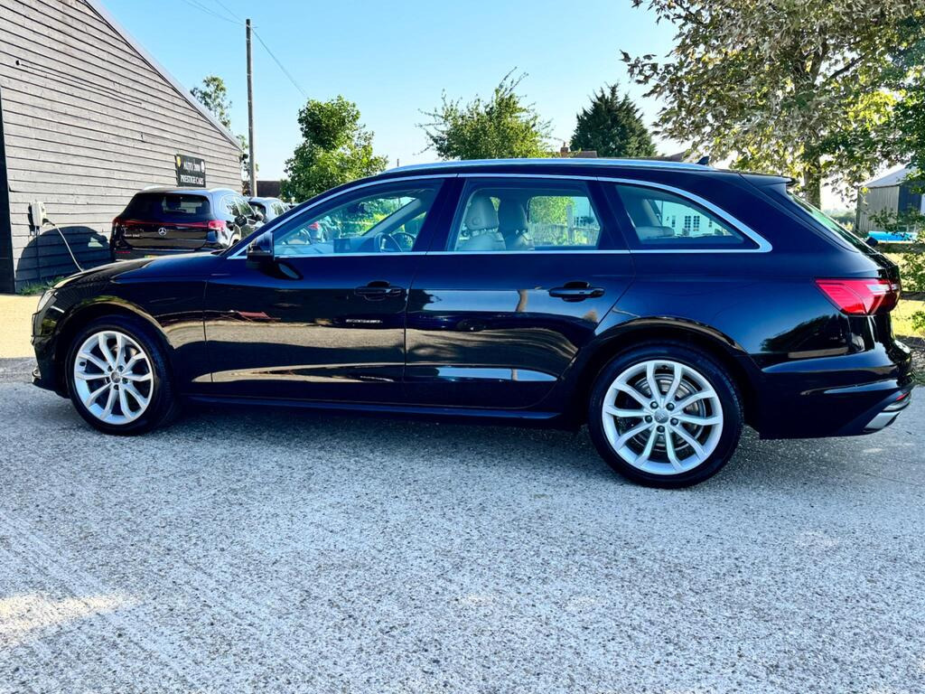 
								2020 Audi A4 Avant 2.0 TDI 35 Sport S Tronic full									