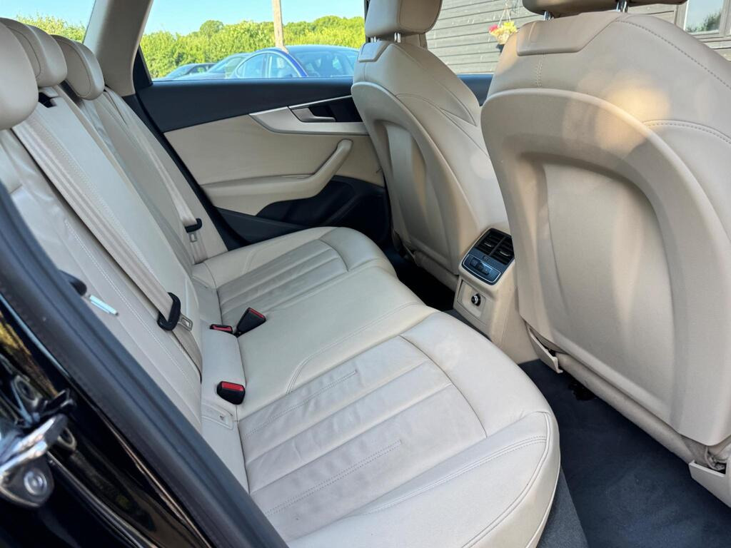 
								2020 Audi A4 Avant 2.0 TDI 35 Sport S Tronic full									