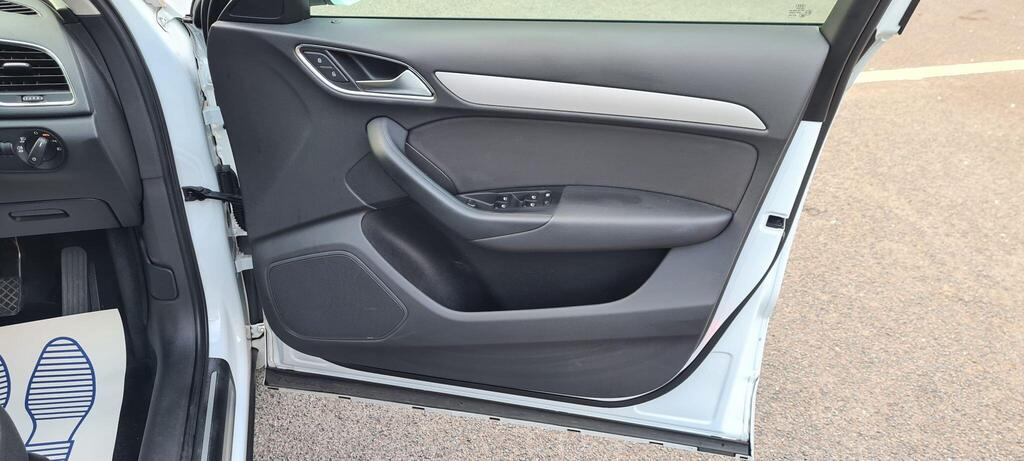 
								2014 Audi Q3 2.0 TFSI SE S Tronic quattro full									