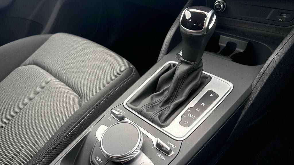 
								2023 Audi Q2 1.5 TFSI CoD 35 Sport S Tronic full									