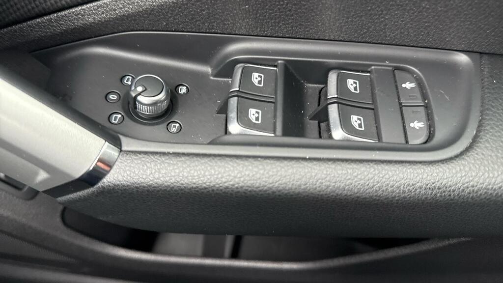 
								2023 Audi Q2 1.5 TFSI CoD 35 Sport S Tronic full									